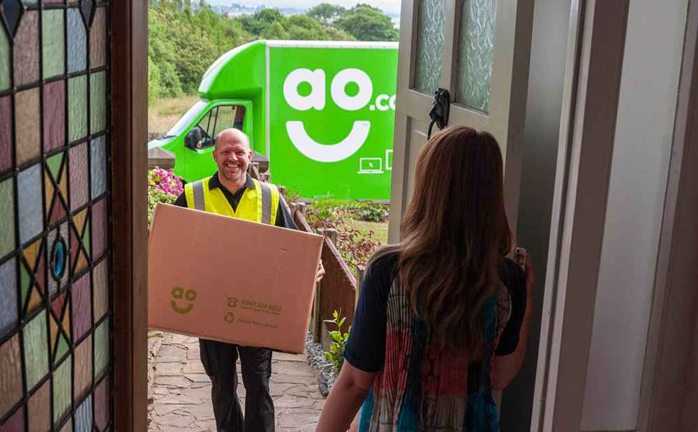 微笑的AO英国在线电器零售商新logo