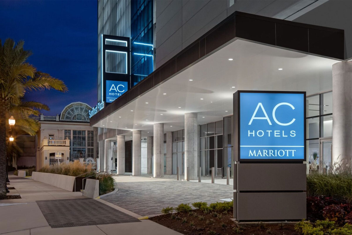AC Hotels大门口