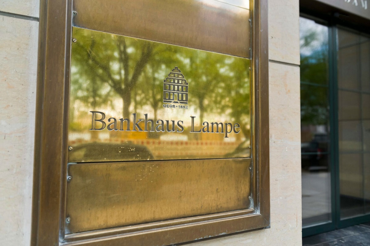 Bankhaus Lampe银行品牌LOGO设计案例-银行行业标志设计方案