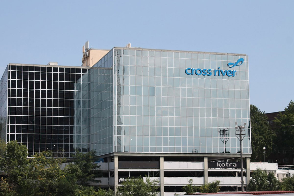 Cross River Bank银行品牌LOGO设计案例-银行行业标志设计方案