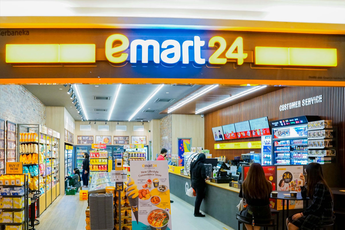 Emart24大门口