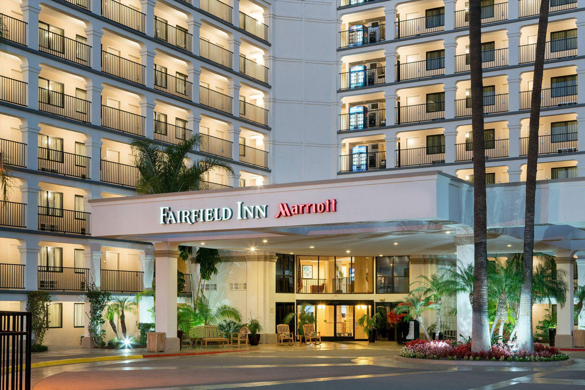 Fairfield Inn大门口