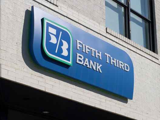 Fifth Third五三银行logo设计含义及银行品牌设计理念