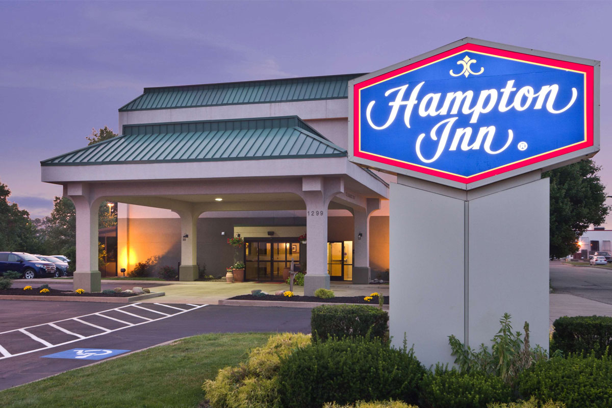 Hampton Inn大门口