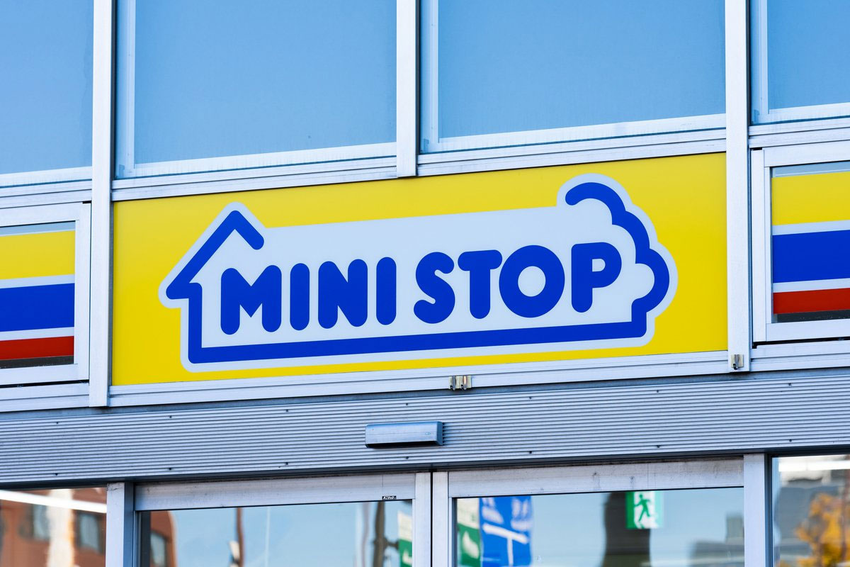 Mini Stop招牌