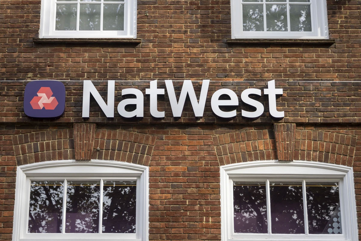 NatWest银行品牌LOGO设计案例-银行行业标志设计方案