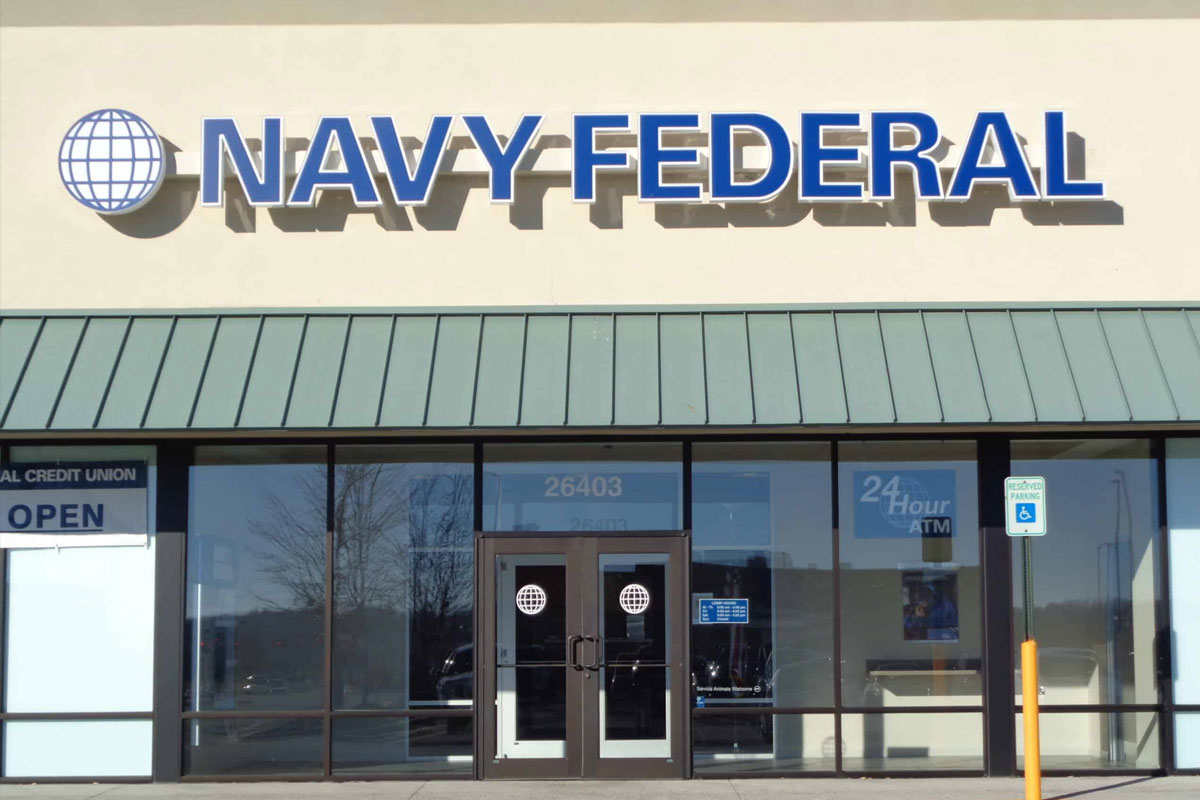Navy Federal银行品牌LOGO设计案例-银行行业标志设计方案