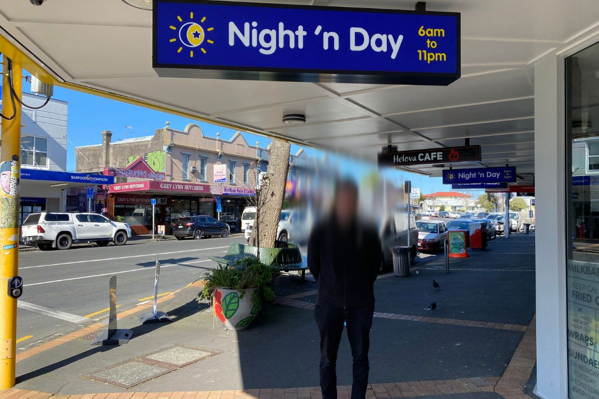 Night 'n Day招牌