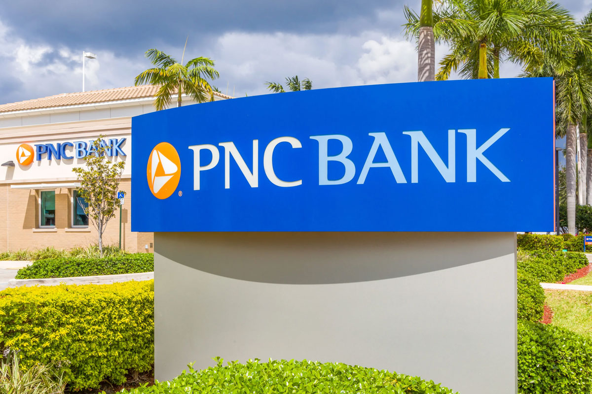 PNC银行品牌LOGO设计案例-银行行业标志设计方案