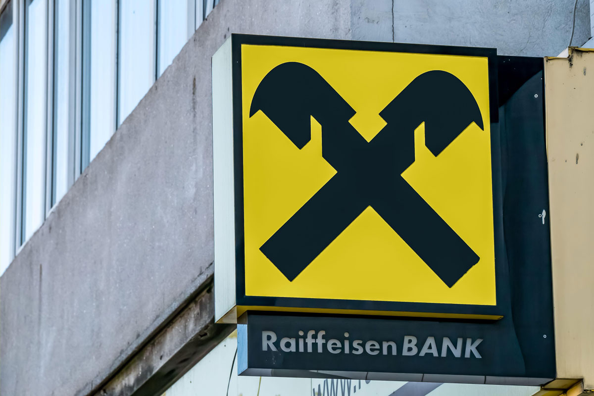 Raiffeisen银行品牌LOGO设计案例-银行行业标志设计方案