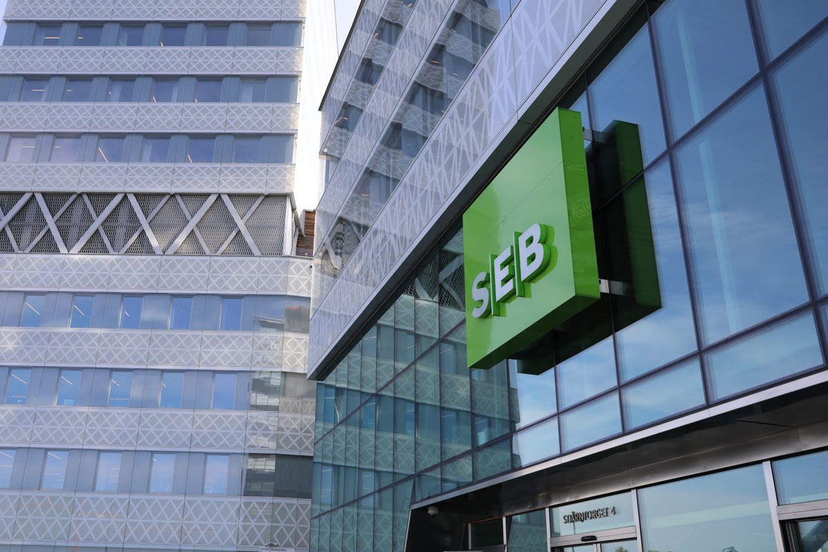 SEB银行品牌LOGO设计案例-银行行业标志设计方案