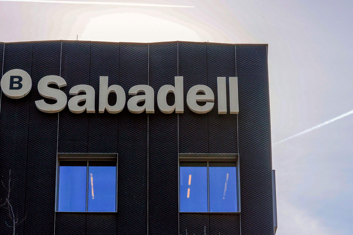Sabadell银行品牌LOGO设计案例-银行行业标志设计方案