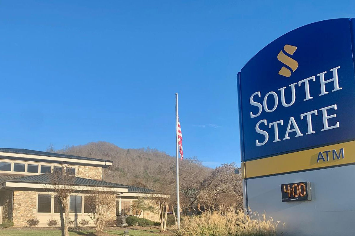 SouthState银行品牌LOGO设计案例-S字母元素标志设计