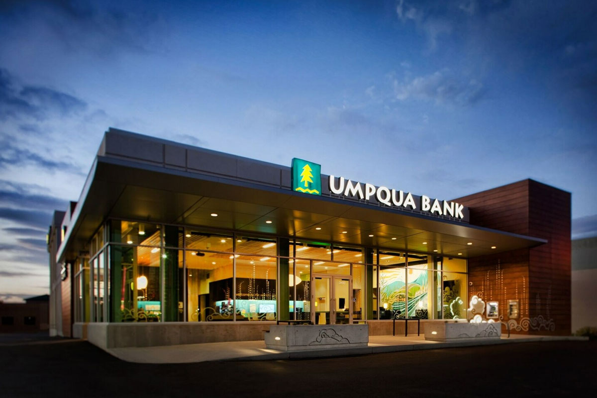 Umpqua银行品牌LOGO设计案例-银行行业标志设计方案