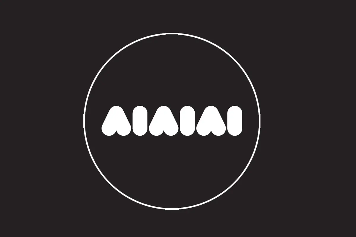 AIAIAI品牌反白LOGO