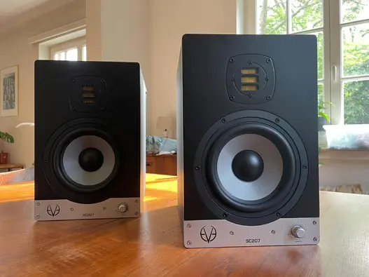 EVE Audio标志设计含义及音响品牌设计理念