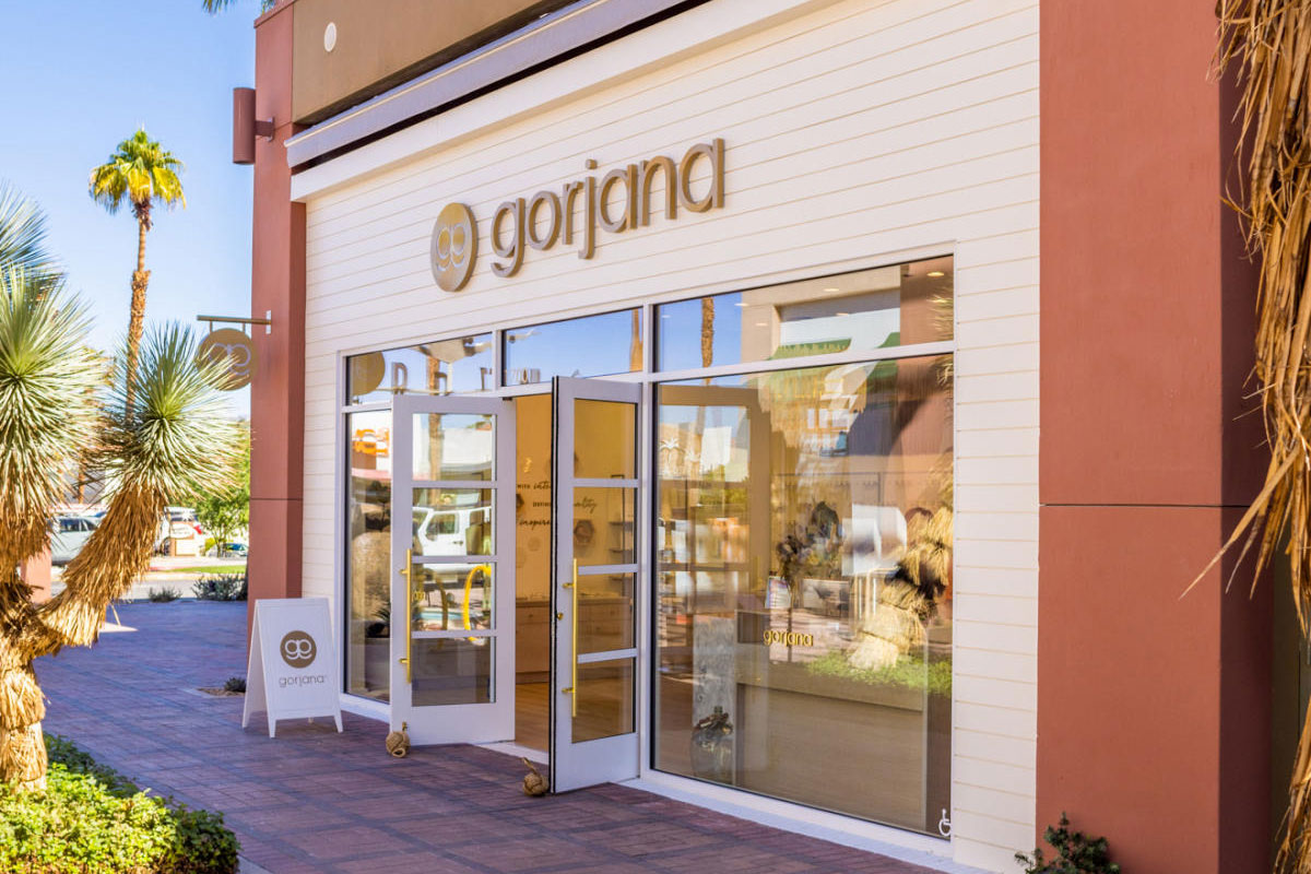 Gorjana古杰娜品牌大门口