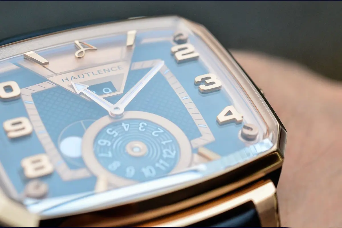 Hautlence品牌LOGO设计案例-弧线元素标志设计