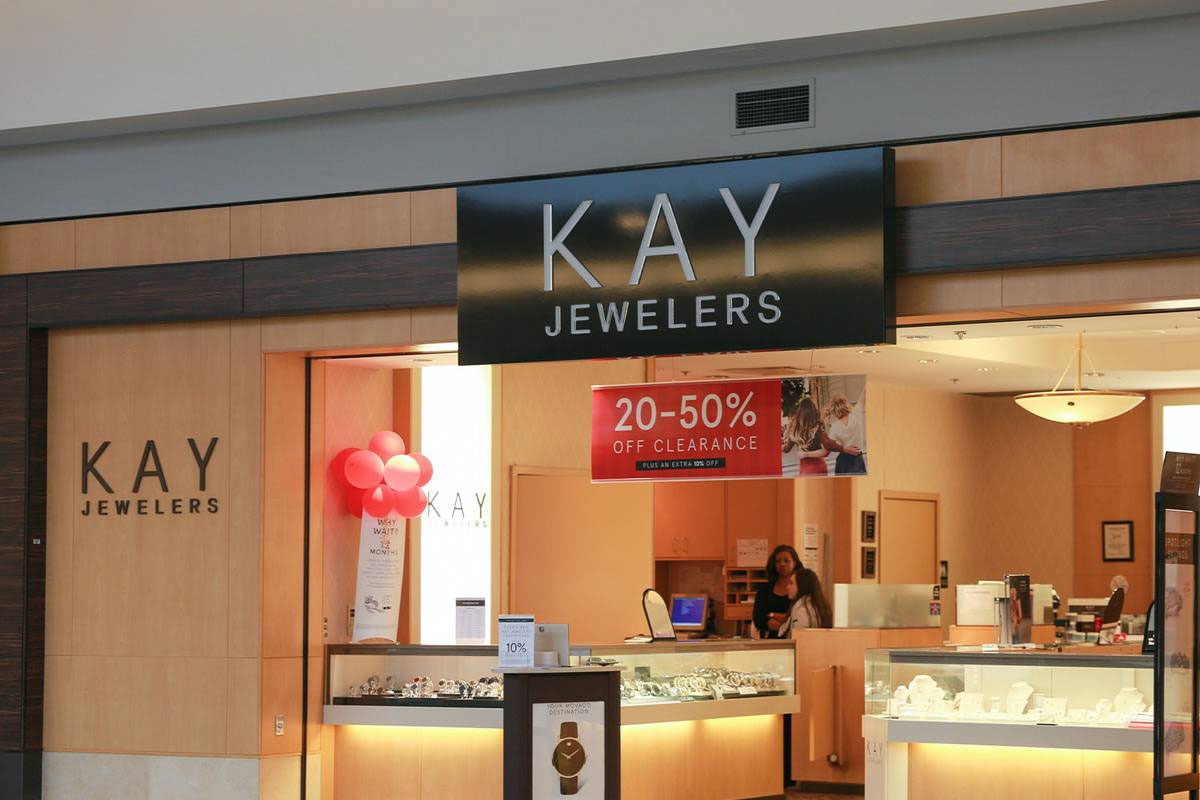 Kay Jewelers品牌店铺大门口