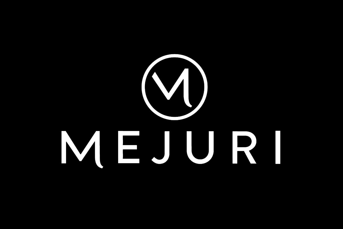 Mejuri品牌反白LOGO
