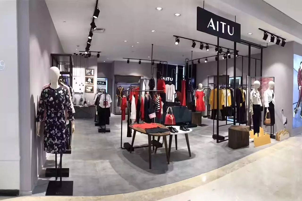 艾图女装专卖店图片，AITU女装门头设计
