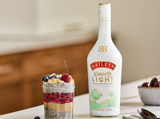 Baileys百利甜logo设计含义及洋酒品牌设计理念