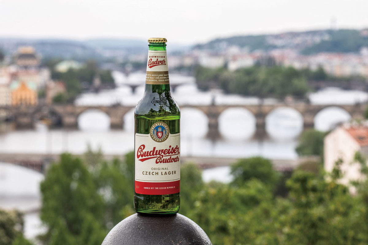 Budweiser Budvar百得福logo设计含义及啤酒品牌设计理念