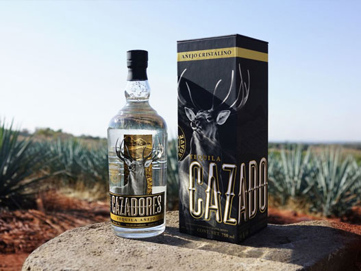 Cazadores卡萨多雷logo设计含义及洋酒品牌设计理念