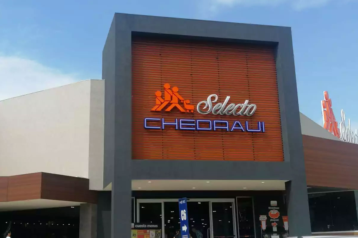 Chedraui大门口