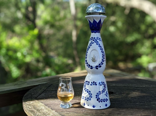 Clase Azul克斯阿苏尔logo设计含义及龙舌兰酒品牌设计理念