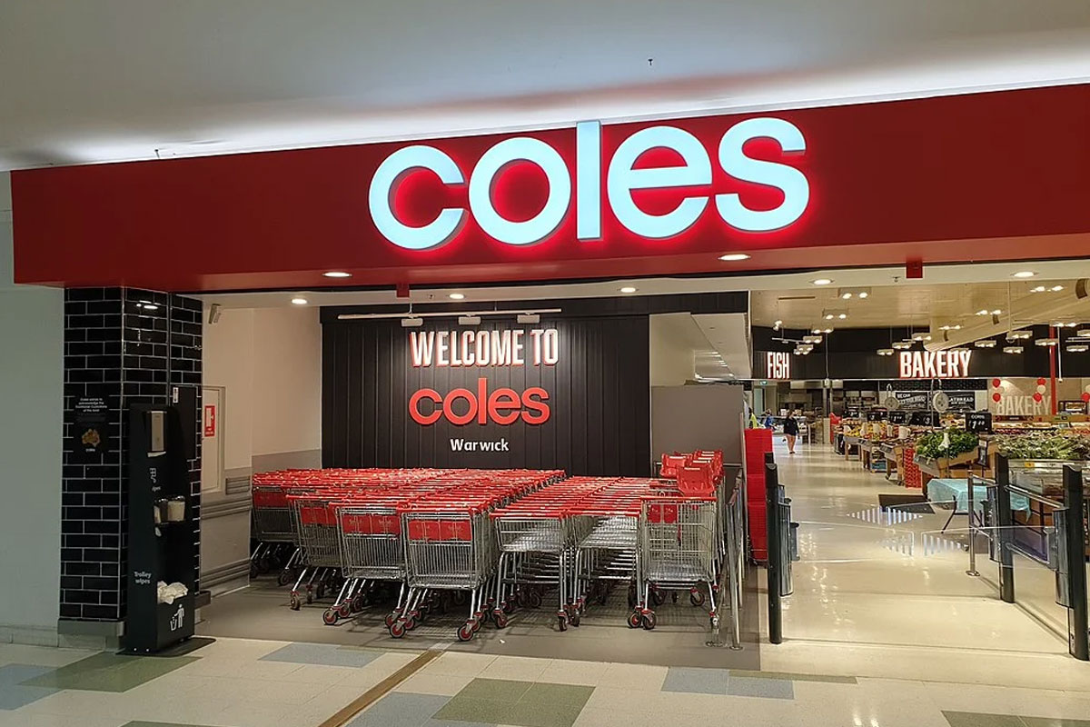 Coles大门口