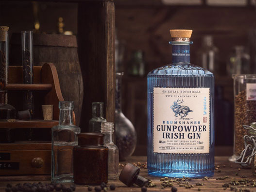 Drumshanbo Gunpowder鼓山堡火药logo设计含义及洋酒品牌设计理念