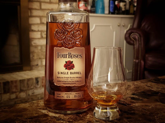 FOUR ROSES四玫瑰logo设计含义及威士忌品牌设计理念