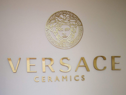 Versace范思哲logo设计含义及服装品牌标志设计理念