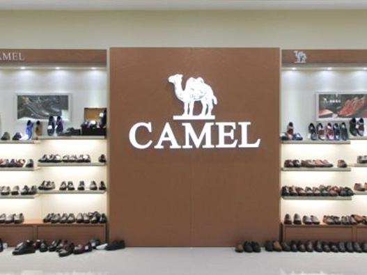CAMEL骆驼logo设计含义及服装品牌标志设计理念