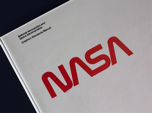NASA携新logo蠕虫随飞船返太空