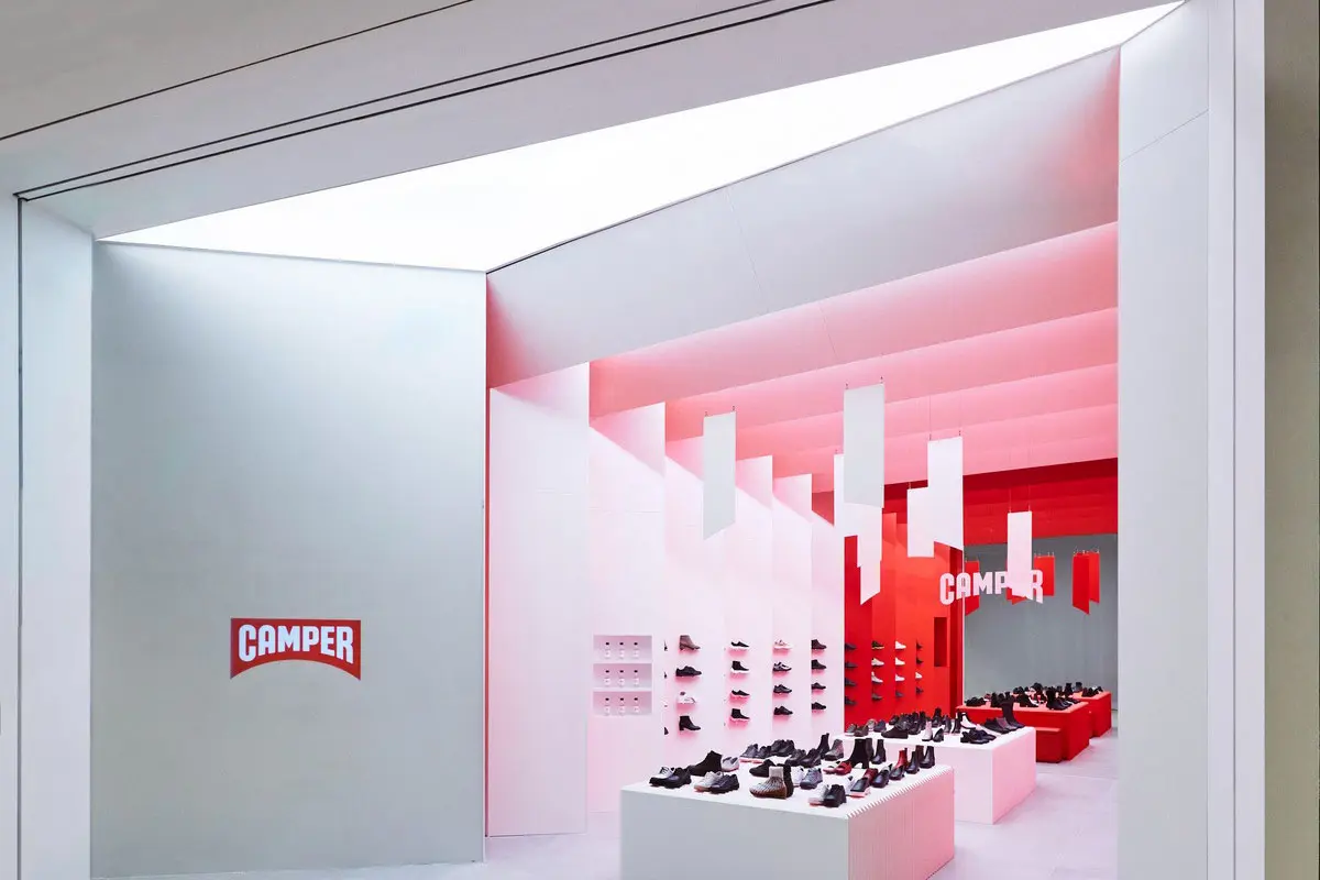 Camper看步鞋专卖店-彩虹标志设计
