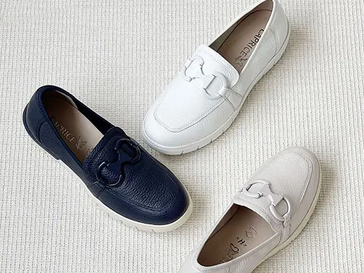 Caprice Shoes德国凯蝴蝶女鞋logo设计含义及鞋标志设计理念