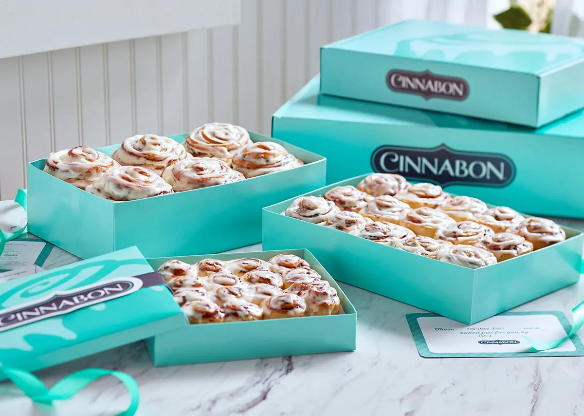 Cinnabon bakery美国面包店连锁-深蓝色logo设计