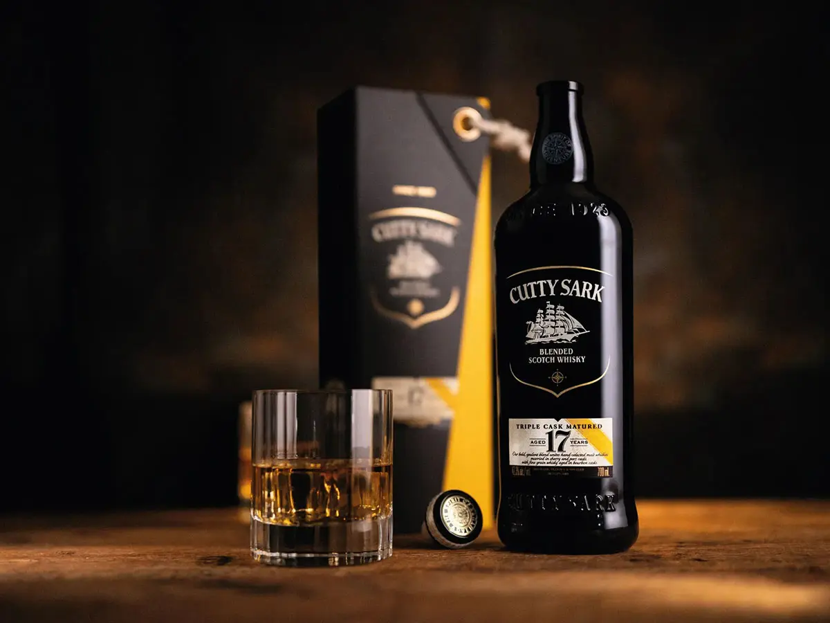 CUTTY SARK卡蒂萨克混合苏格兰威士忌-船钟logo设计