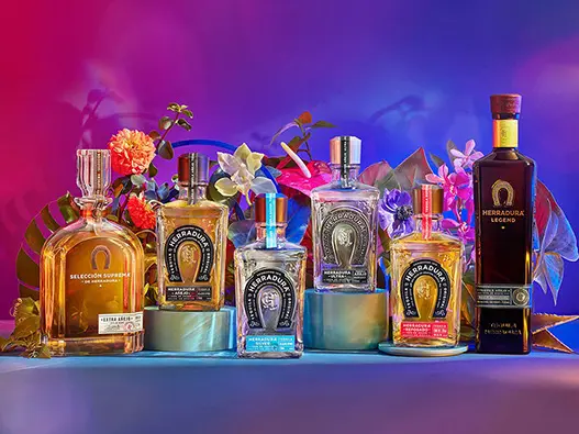 Herradura墨西哥马蹄铁龙舌兰酒logo设计含义及烈酒品牌设计理念