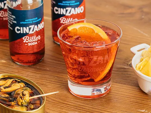 Cinzano意大利苦艾酒logo设计含义及饮料品牌设计理念