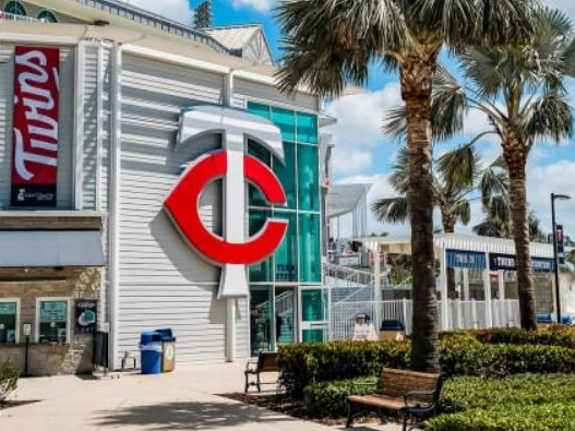 Minnesota Twins明尼苏达双城队标志设计含义及棒球队logo设计理念